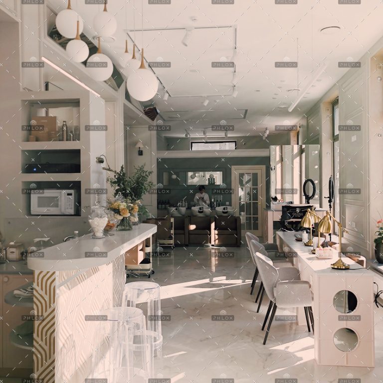 demo-attachment-429-apartment-beauty-salon-ceiling-1029803